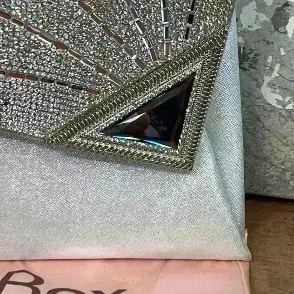 N/A party clutch